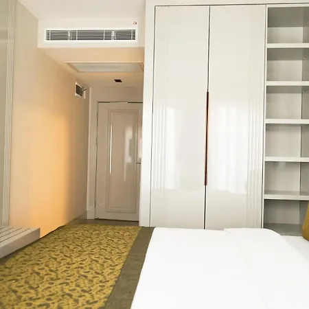 Sky Hill Otel 4*